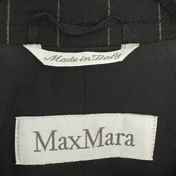 Max Mara Black Pin Stripe Wool Blazer - Picture 3 of 4